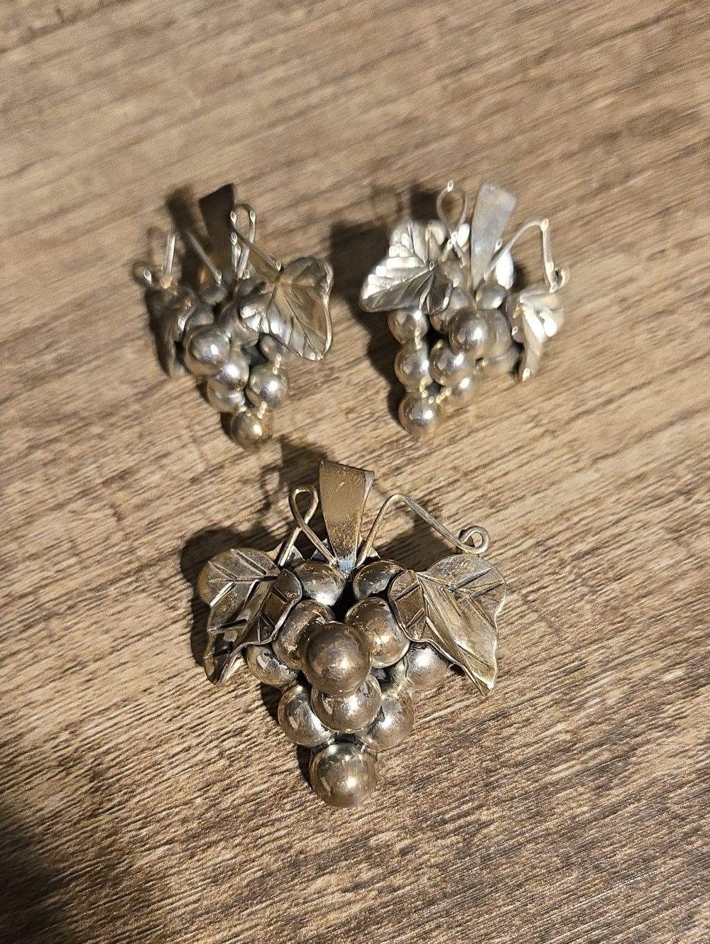 Vintage Taxco Signed Sterling Silver 925 Grape Cluster Brooch Pendant & Earrings
